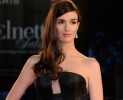 Paz Vega sceglie Giorgio Armani