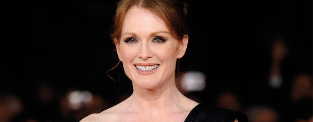 Julianne Moore indossa Giorgio Armani