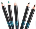 Avon colora di blu il make-up dell'inverno