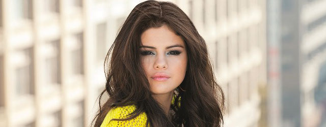 Crea i look che sfileranno per Adidas Neo con Selena Gomez